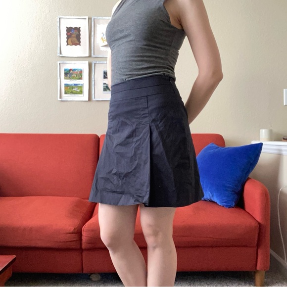 Banana Republic Pleated Mini Skirt - Picture 2 of 4